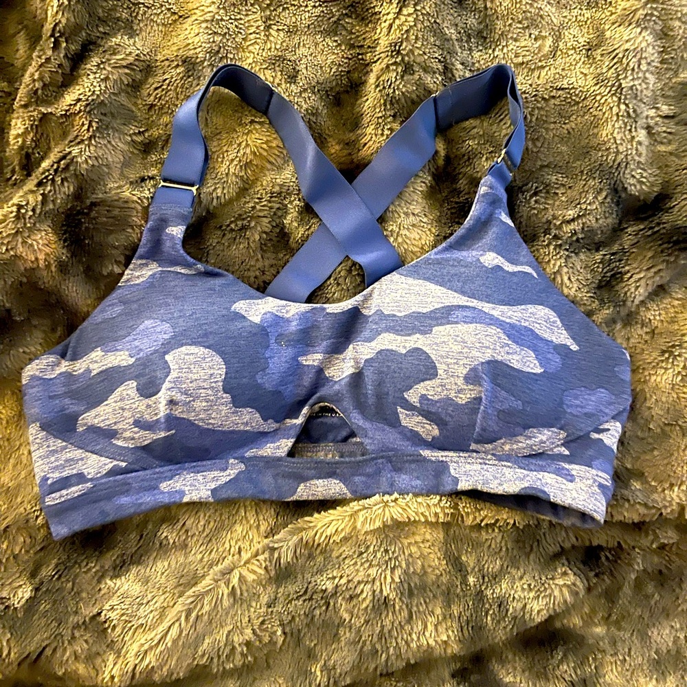Great condition M Bombshell sports wear camo blue sports bra
